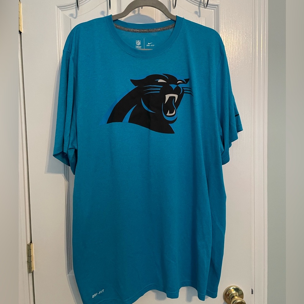 Nike Men’s XXL Dri-fit Carolina Panthers T-shirt.
